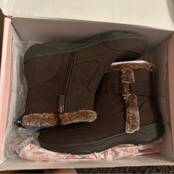 NIB Easy Spirit Womens Valor8 Fur Lined Ankle Boots Brown Size 6 & 10 waterproof - Picture 3 of 4